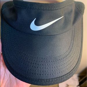 nike featherlight dri fit visor